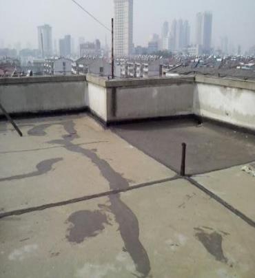 大姚漏水维修 楼顶漏水是什么原因，楼顶漏水维修方法是什么?